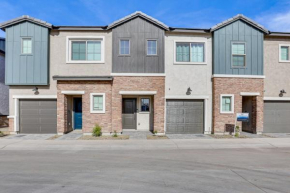 Community Pool and Hiking Trails Phoenix Condo!
